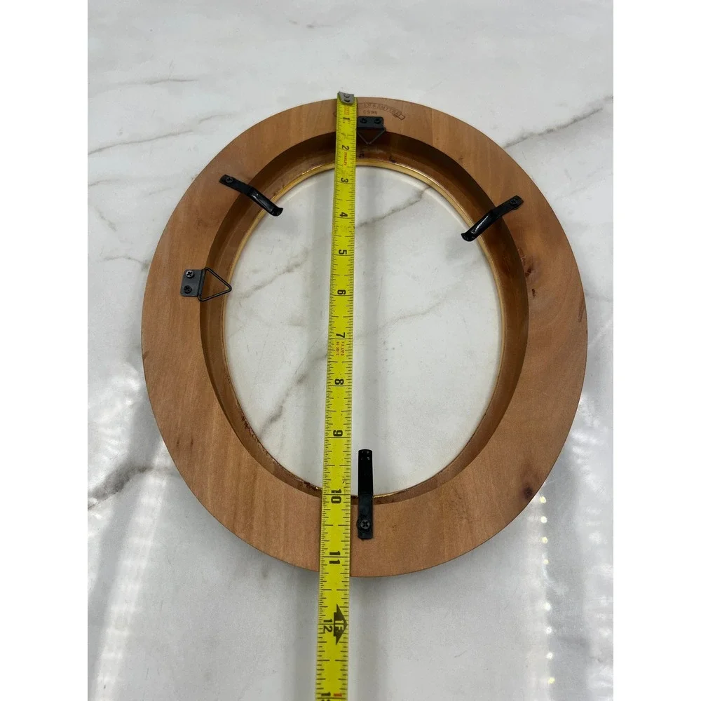 Van Hygan & Smythe CS95 Oval Wood Wall Frame Brown Gold Trim 8.5x10.5